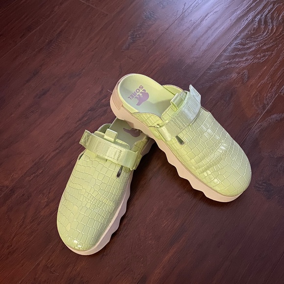 Sorel Viibe Slide On Clogs Luminous Lime Size 9.5 - Picture 6 of 13